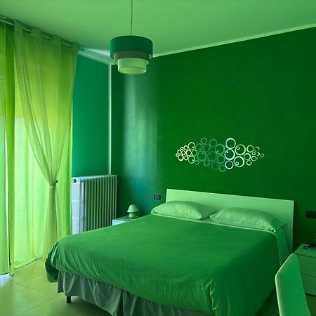 Color House Malpensa B&B Cassano Magnago Extérieur photo